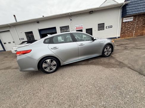 Used 2017 Kia Optima EX image 11