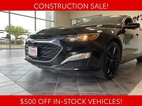 Used 2020 Chevrolet Malibu LT w/ Midnight Edition FWD image 14