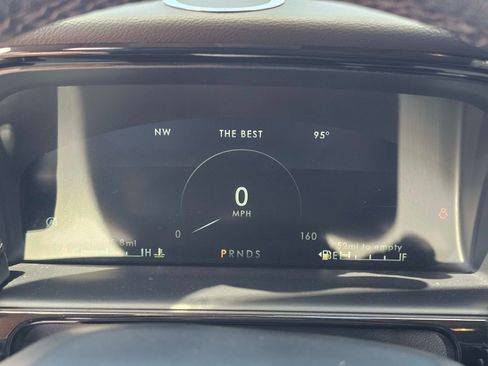 Used 2022 Lincoln Nautilus AWD w/ Premium Package image 21