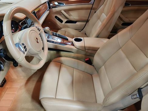 Used 2014 Porsche Panamera 4 image 30