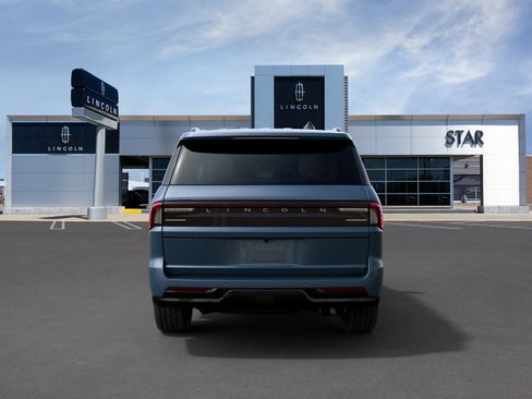 New 2027 Lincoln Navigator Reserve w/ Jet Appearance Package AWD/4WD image 7