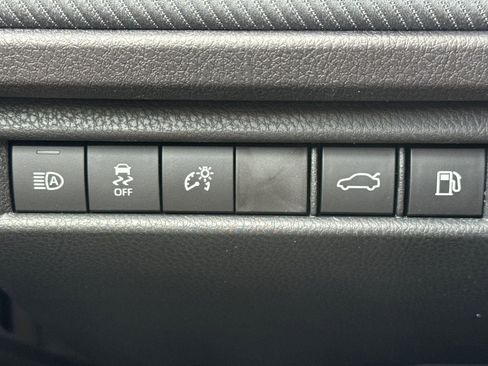 New 2026 Toyota Camry Hybrid FWD image 29