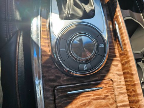 Used 2017 Nissan Armada Platinum w/ Captain Seat Package RWD image 14