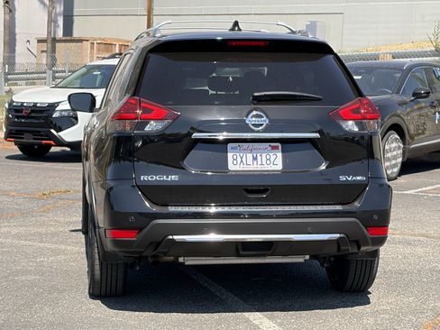 Used 2019 Nissan Rogue SV w/ Sun & Sound Touring Package AWD/4WD image 4
