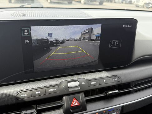 Used 2025 Kia K4 LXS image 12