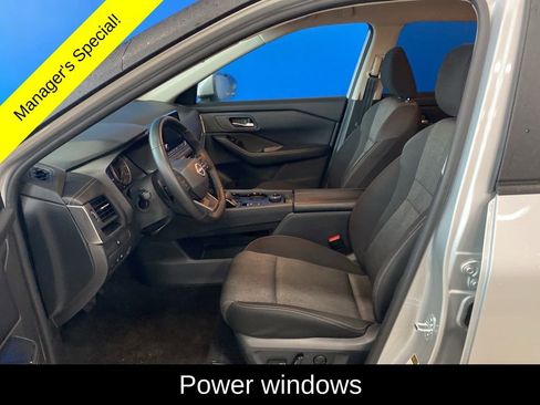 Used 2025 Nissan Rogue SV AWD/4WD image 10