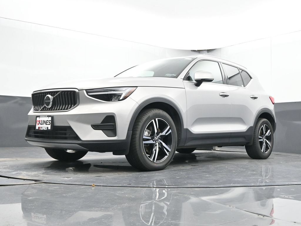 Used 2024 Volvo XC40 B5 Core AWD/4WD image 45