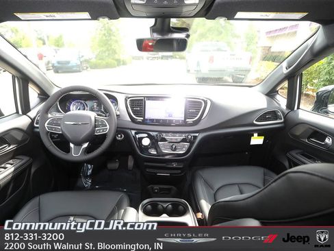 New 2026 Chrysler Voyager LX FWD image 23