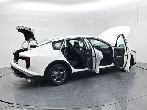 New 2026 Kia K4 LXS image 50