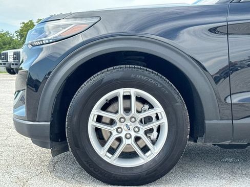 Used 2025 Ford Explorer Active w/ Active Comfort Package RWD image 10