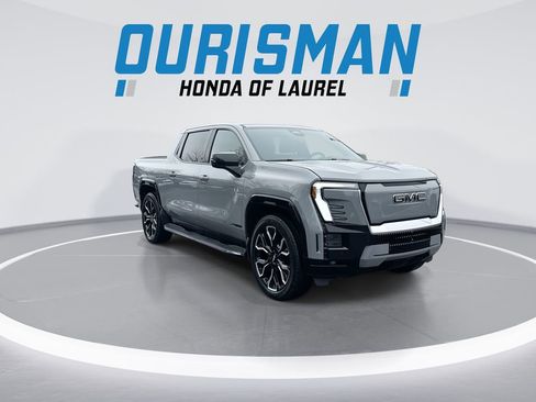 Used 2024 GMC Sierra EV Denali image 2