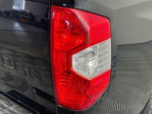 Used 2018 Toyota Tundra Limited image 32
