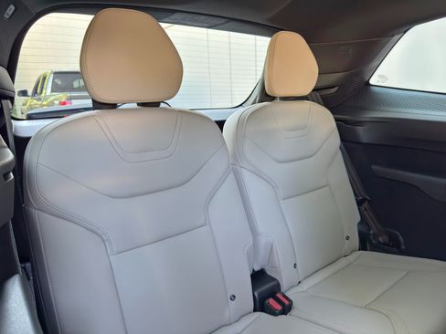 Used 2025 Volvo EX90 Ultra AWD/4WD image 39