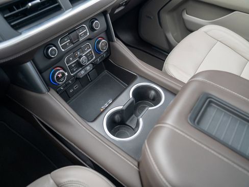 Used 2021 Chevrolet Tahoe Z71 w/ Z71 Off-Road Package image 20