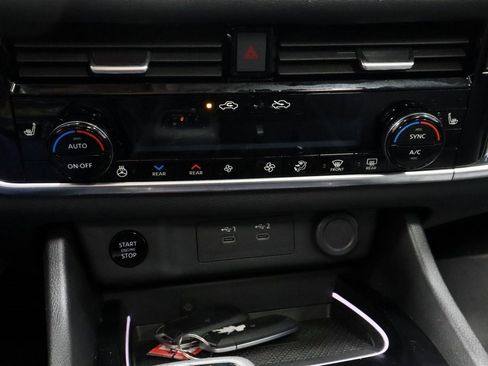 Certified 2024 Nissan Rogue SL w/ SL Premium Package image 32