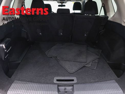 Used 2023 Nissan Rogue S AWD/4WD image 9