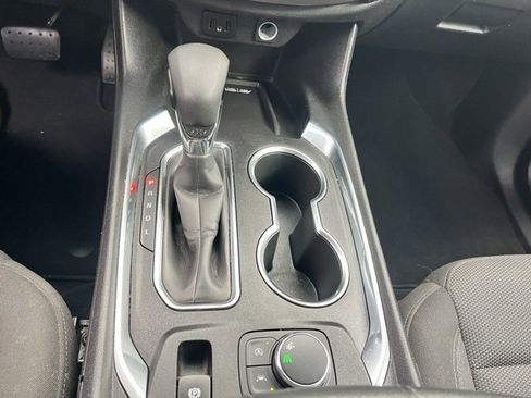 Used 2022 Chevrolet Traverse LT image 30