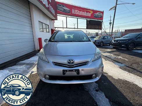 Used 2012 Toyota Prius V Five image 7
