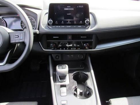 Certified 2024 Nissan Rogue SV FWD image 19