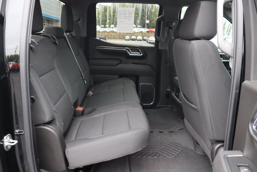Used 2025 Chevrolet Silverado 1500 LT Trail Boss w/ Dark Appearance Package AWD/4WD image 19