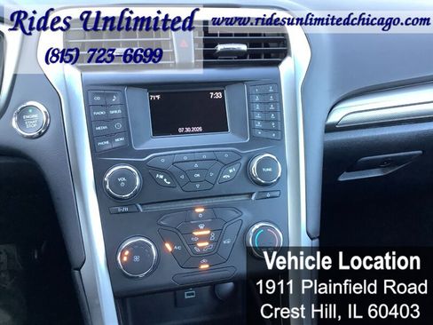 Used 2017 Ford Fusion SE FWD image 13