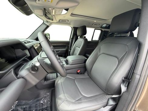 New 2026 Land Rover Defender 110 X-Dynamic SE AWD/4WD image 10