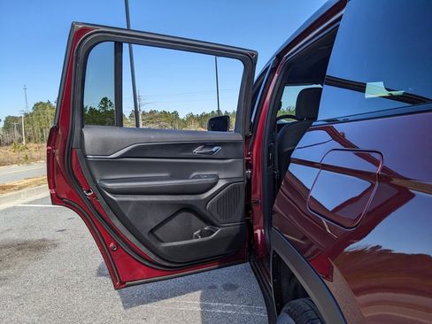 New 2025 Jeep Grand Cherokee L Laredo image 55