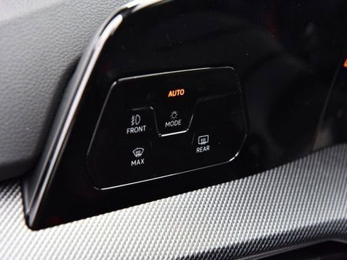 Certified 2025 Volkswagen GTI SE image 10