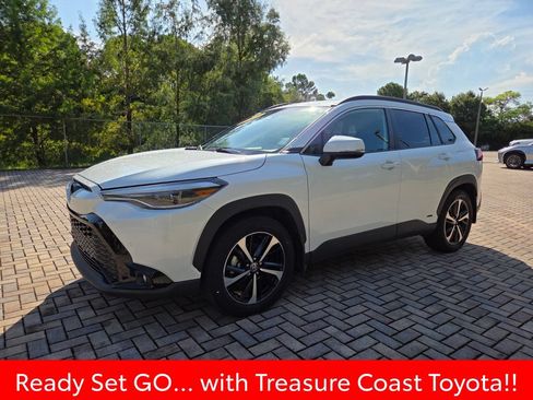 Certified 2023 Toyota Corolla Cross AWD Hybrid w/ Convenience Package image 4