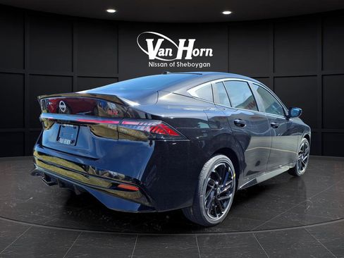 New 2026 Nissan Sentra SR w/ Floor Mat Package FWD image 10