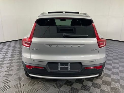 Certified 2025 Volvo XC40 B5 Core AWD/4WD image 5