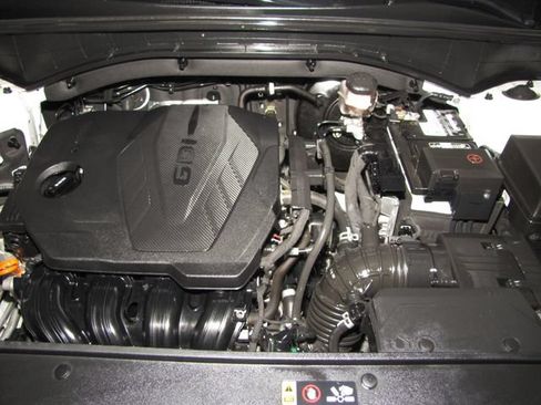 Used 2023 Kia Sorento LX FWD image 21