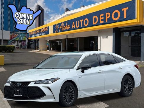 Used 2019 Toyota Avalon Limited FWD image 1