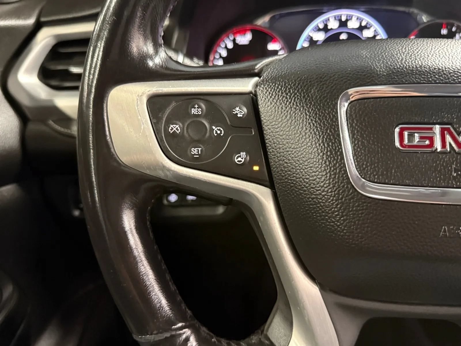 Used 2022 GMC Acadia SLT w/ Elevation Edition AWD/4WD image 24