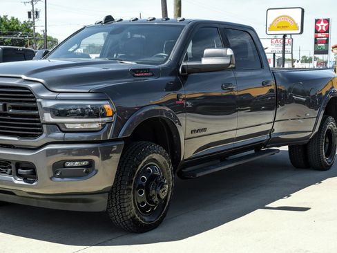 Used 2022 RAM 3500 Laramie w/ Night Edition AWD/4WD image 18