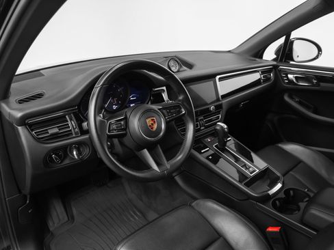 Certified 2022 Porsche Macan AWD/4WD image 43