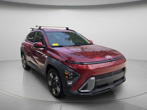 Used 2024 Hyundai Kona SEL w/ Convenience Package FWD image 4