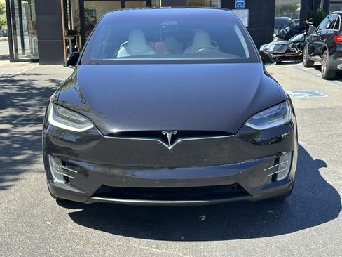Used 2018 Tesla Model X 75D AWD/4WD image 4