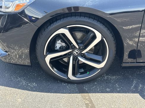 Used 2021 Honda Accord Sport image 9