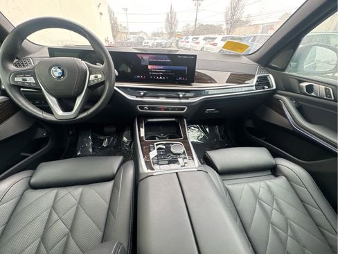Certified 2025 BMW X5 xDrive50e w/ Premium Package image 12