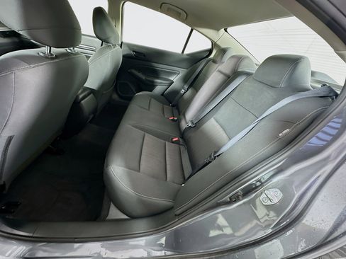 Used 2024 Nissan Altima 2.5 SV image 25