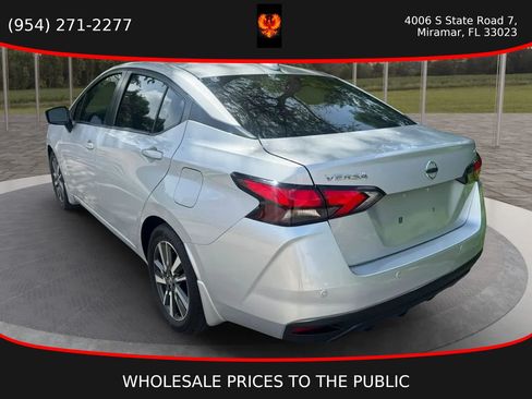 Used 2021 Nissan Versa SV FWD image 4