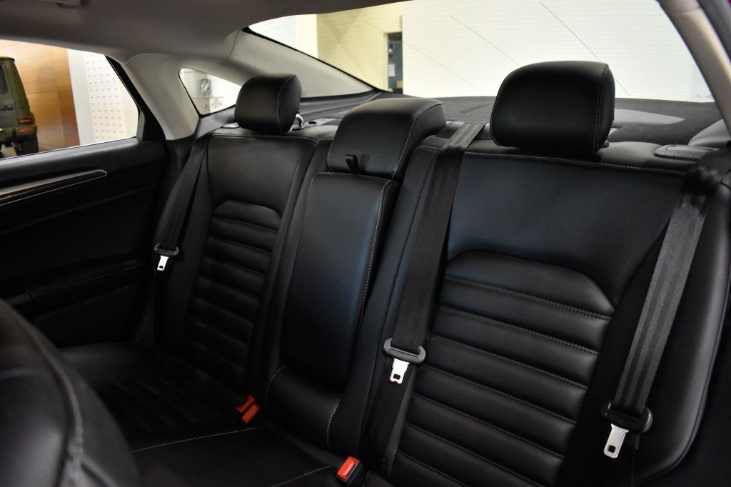 Used 2020 Ford Fusion SEL FWD image 30