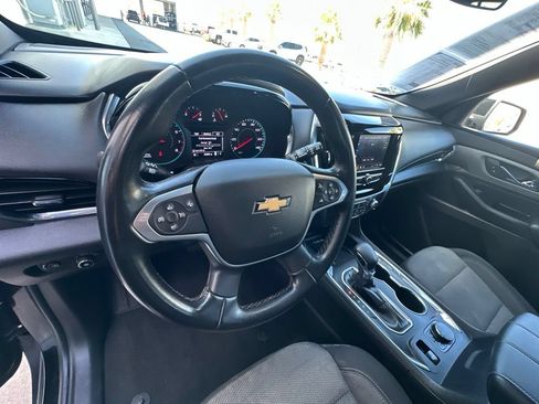 Used 2023 Chevrolet Traverse LT FWD image 23