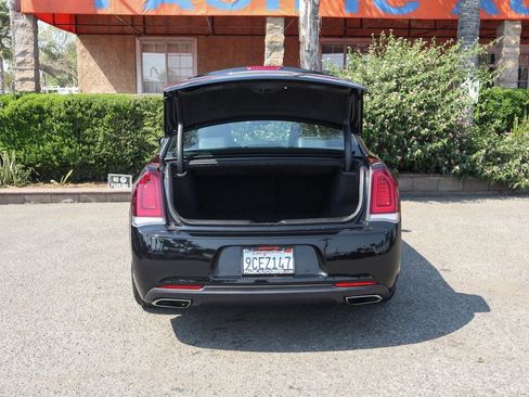 Used 2020 Chrysler 300 S image 7