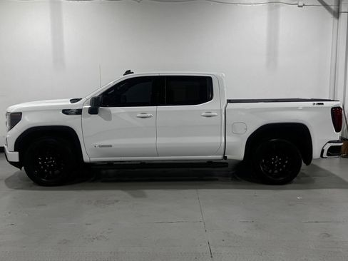 Used 2022 GMC Sierra 1500 Elevation w/ LPO, Elevation Black Package AWD/4WD image 13