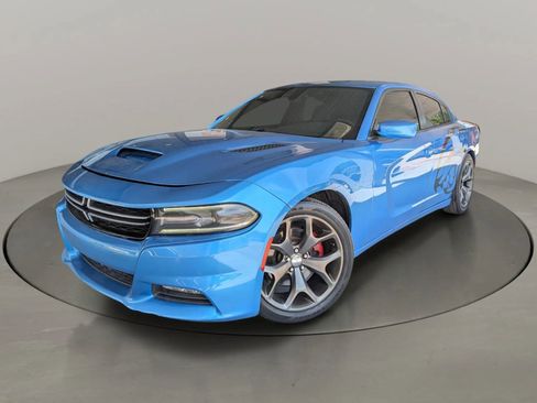 Used 2015 Dodge Charger R/T w/ Plus Group RWD image 1