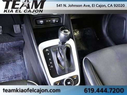 Used 2024 Hyundai Venue Limited FWD image 31