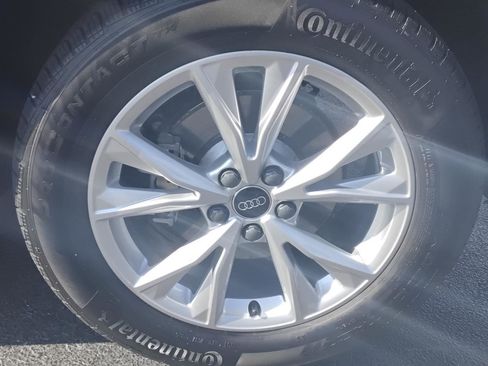 Certified 2025 Audi Q3 2.0T Premium w/ Convenience Package image 13