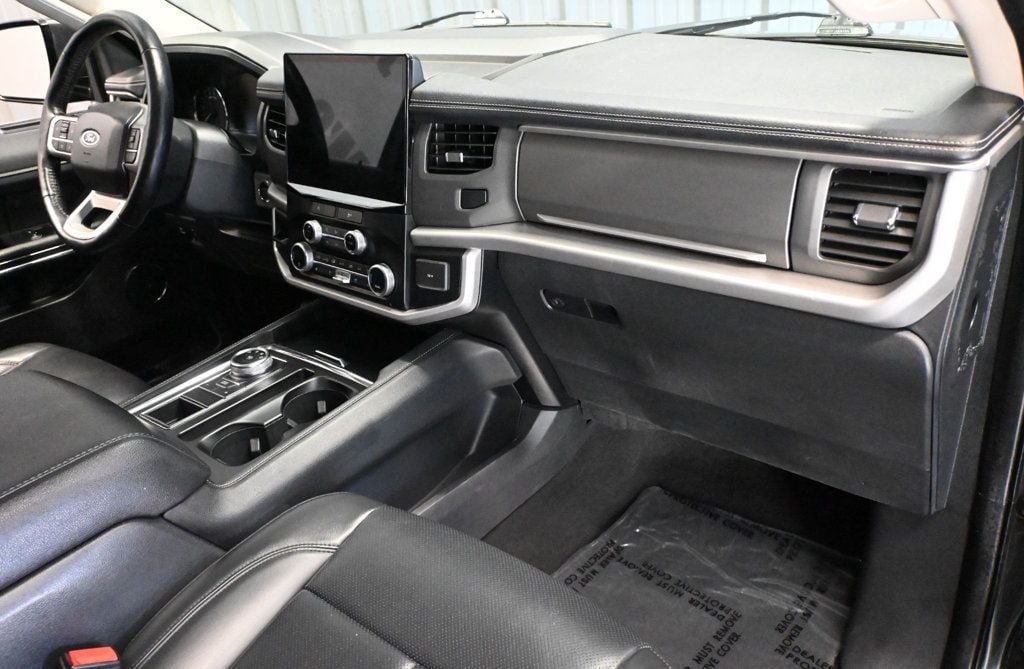 Used 2023 Ford Expedition XLT RWD image 33